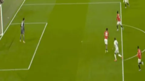 库里狂揽56分射中12三分，勇士击败魔术续写5连胜——央视网报道